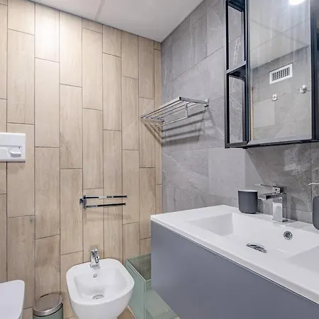 Modern At San Giovanni Apartment Rome