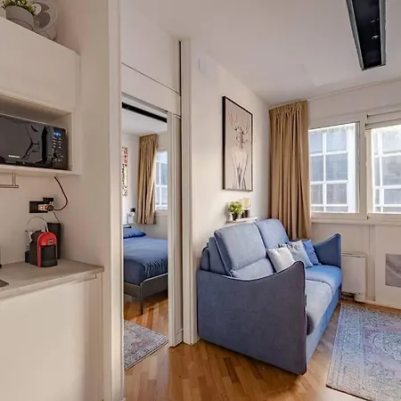 Modern At San Giovanni Apartment